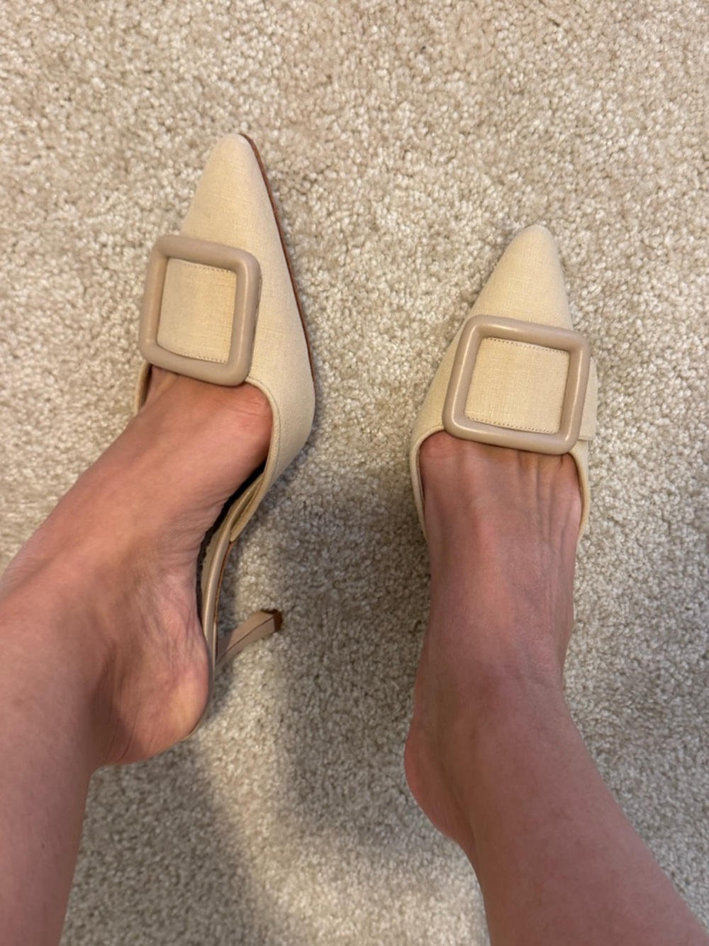 Manolo Blahnik linen maysale 70 light heels